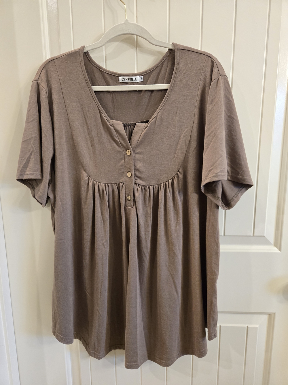 Zenobia Womens Taupe Short-Sleeve Babydoll Button Front Top Size 4x